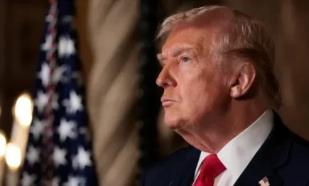 Trump ameaça tarifa de 25% a países que negociam com o Irã