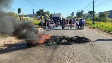 Manifestação na BR-155 provoca reflexos na BR-222 e compromete logística no sudeste do Pará
