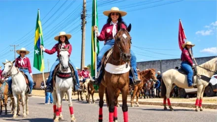 Cavalgada abre Expoama 2026 e reúne tradição em Marabá